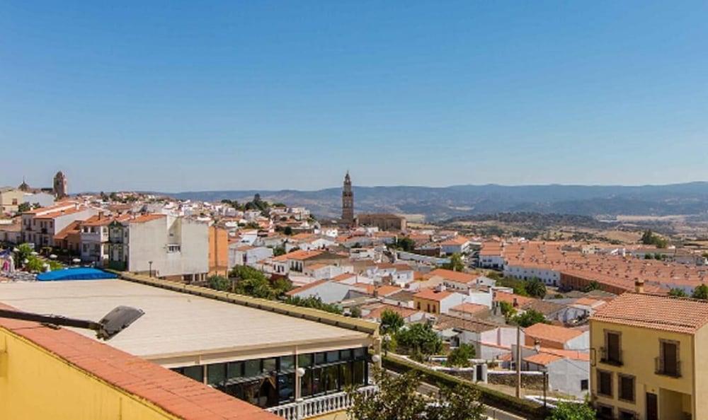 Hotel Los Templarios Jerez De Los Caballeros Buitenkant foto